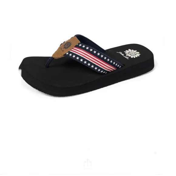 Yellow Box Size 8.5 Navy Stars/ Stripes Sandal - Picture 7 of 8